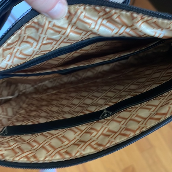 Italian made Crossbody purse Tignanello black leather with inside pockets - Picture 4 of 5